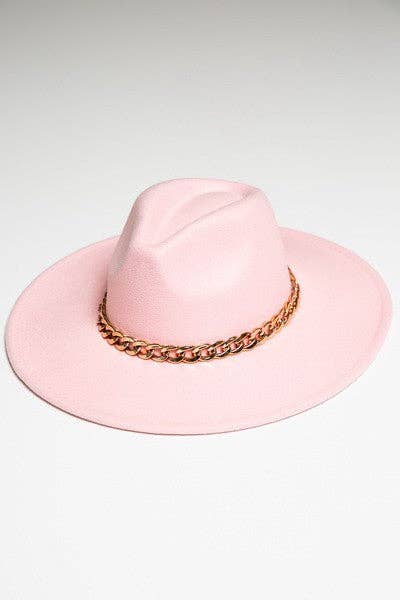 A VINTAGE PLAIN FEDORA HAT WITH GOLD CHAIN