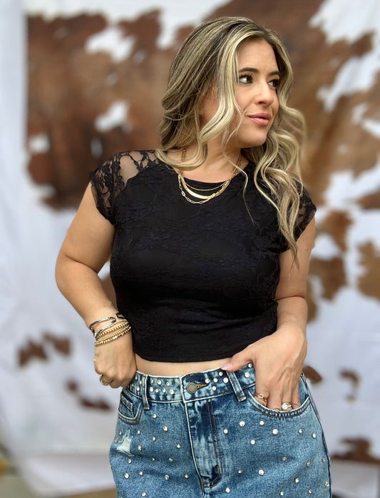 Pretty Woman Floral Lace Crop Top