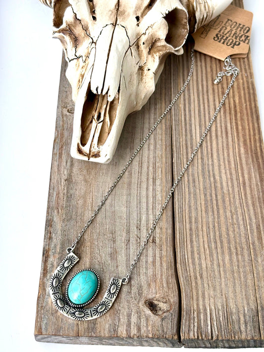 Western Horseshoe Turquoise Stone Pendant Necklace