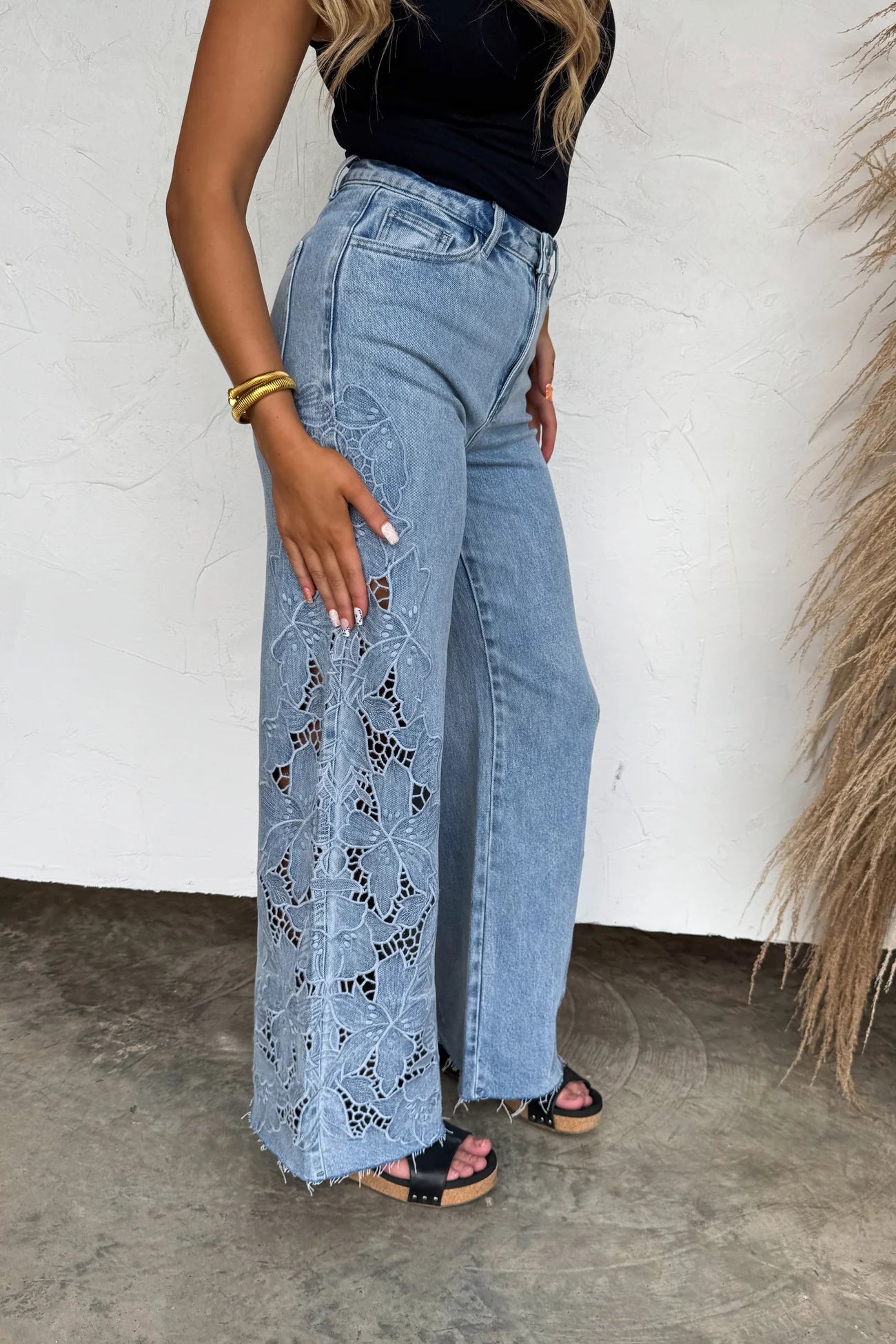 FLORAL CHARM WIDE LEG JEAN
