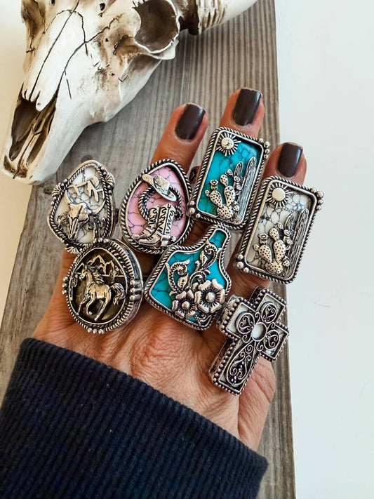 Western Style Stone Pendant Cutout Stretch Ring