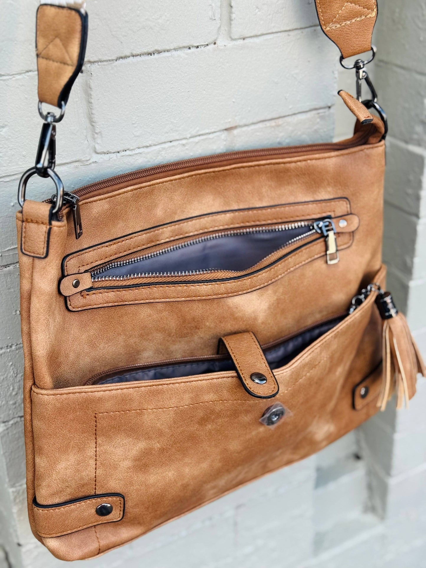 Cambrie Crossbody