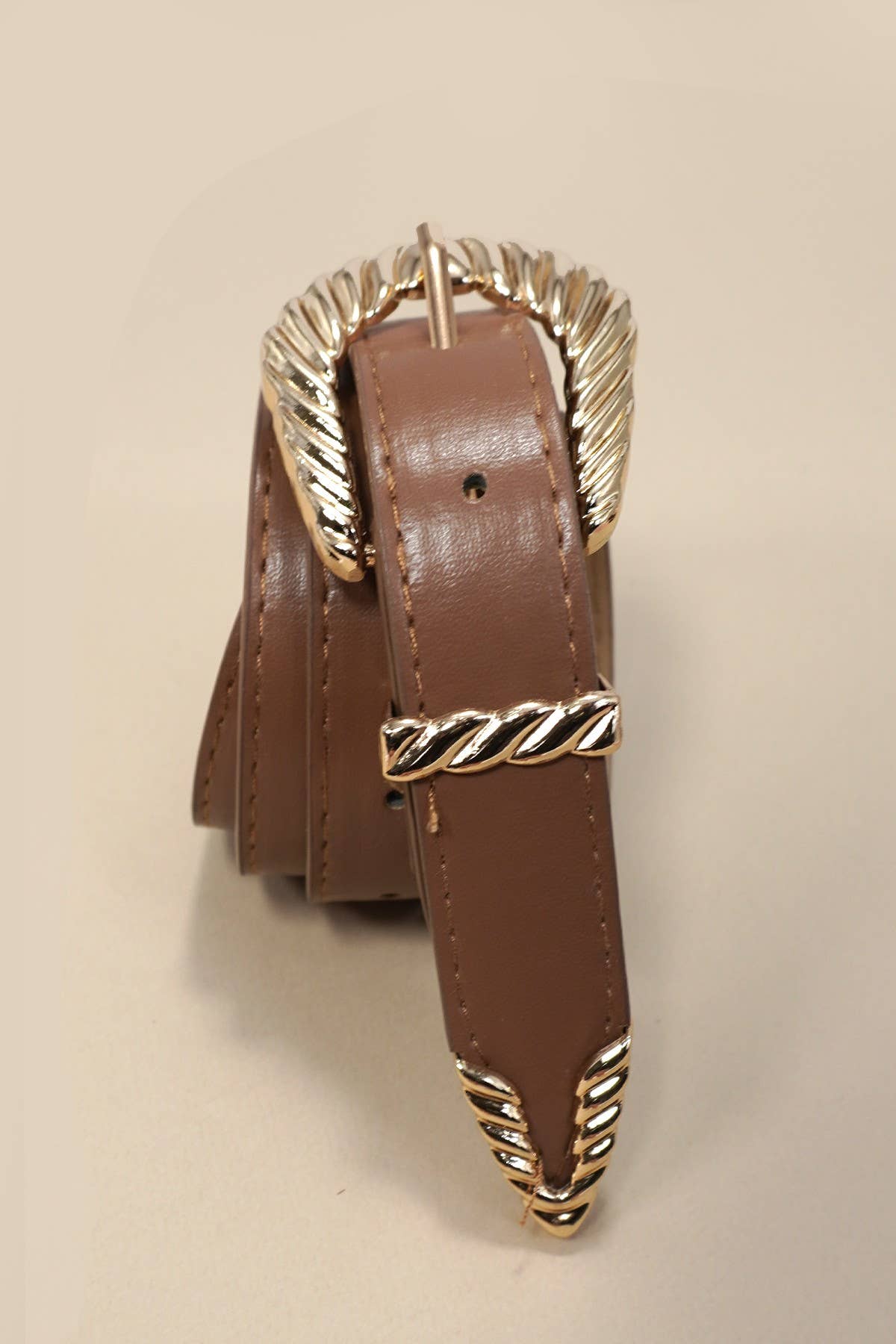 CLASSIC WESTERN CARVED BUCKLE FAUX LEATHER BELT