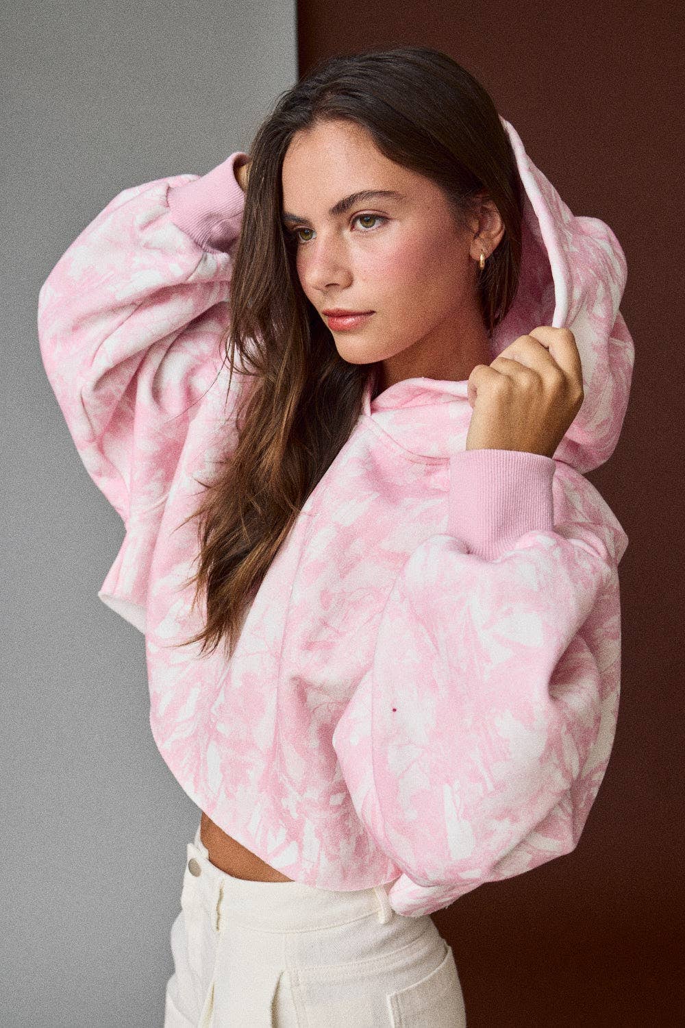 CAMO CROPPED HOODIE TOP