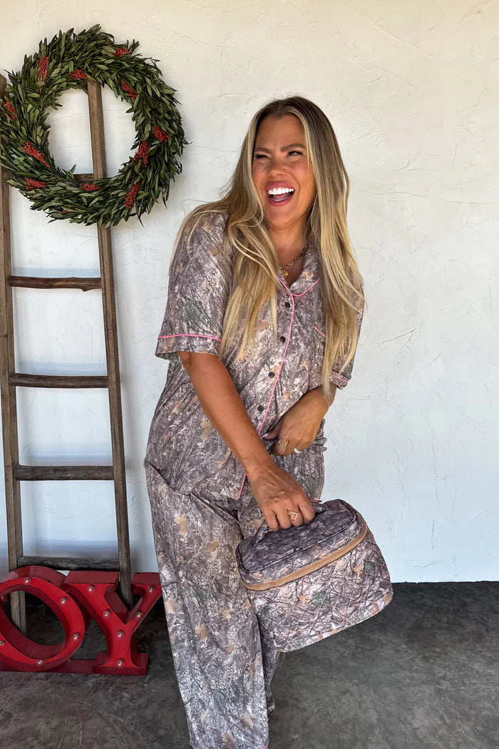 QUILTED CAMO PUFFER MAKEUP BAG