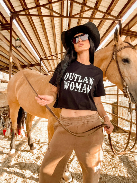 Out Law Woman Graphic Crop Tee