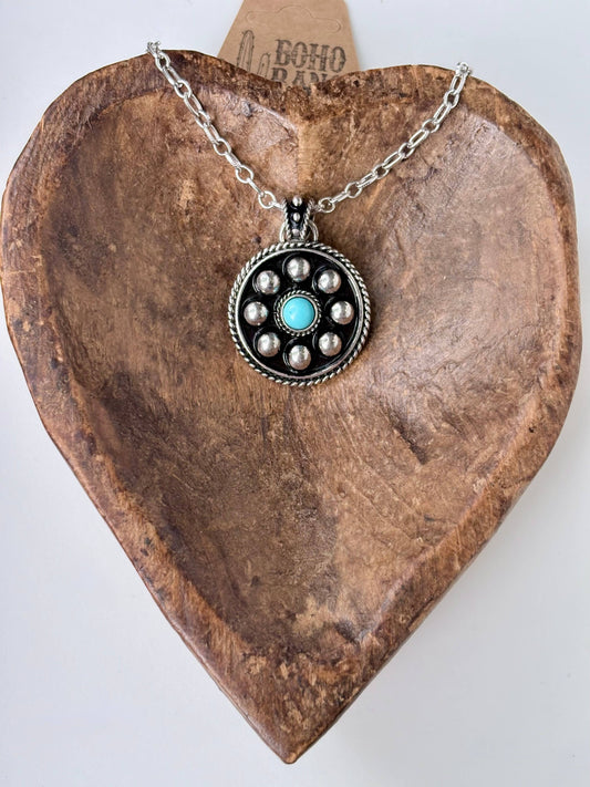 Western Style Studded Round Turquoise Stone Pendant Necklace