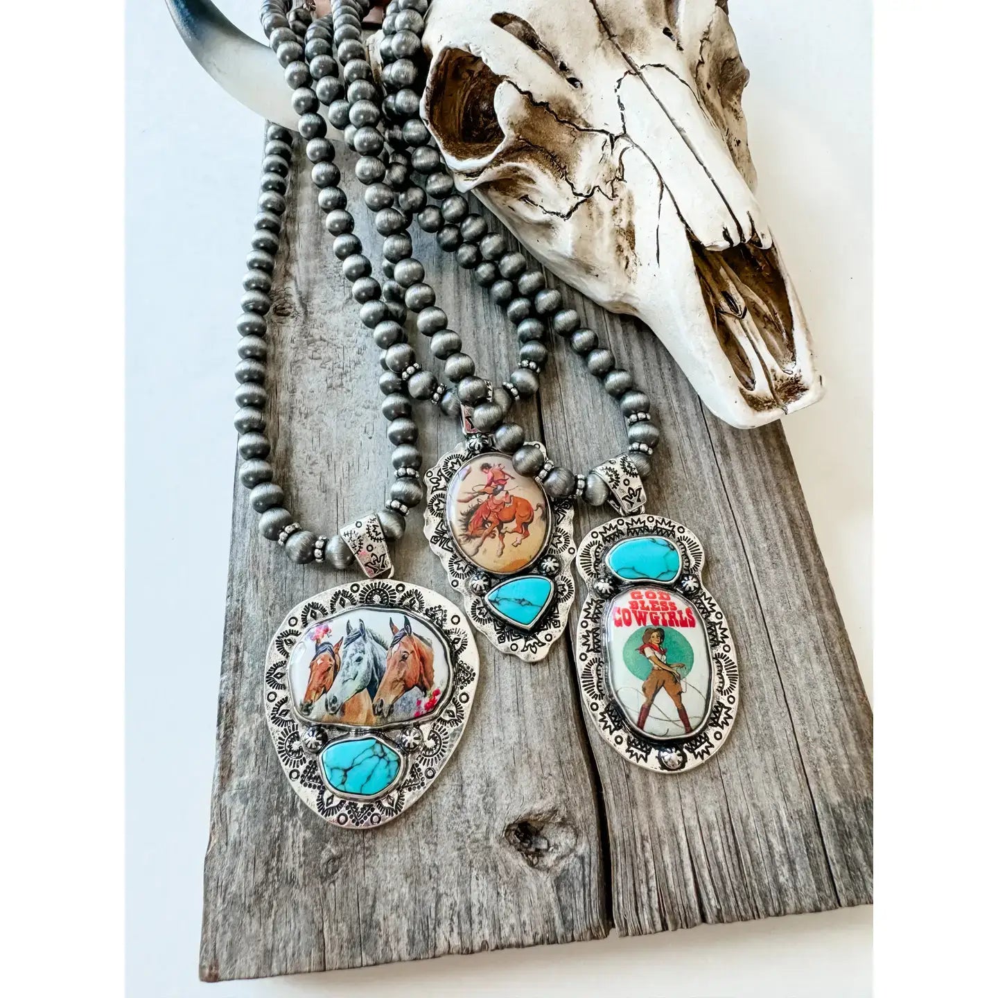 Western Print Pendant Necklace - Navajo Style Pearl