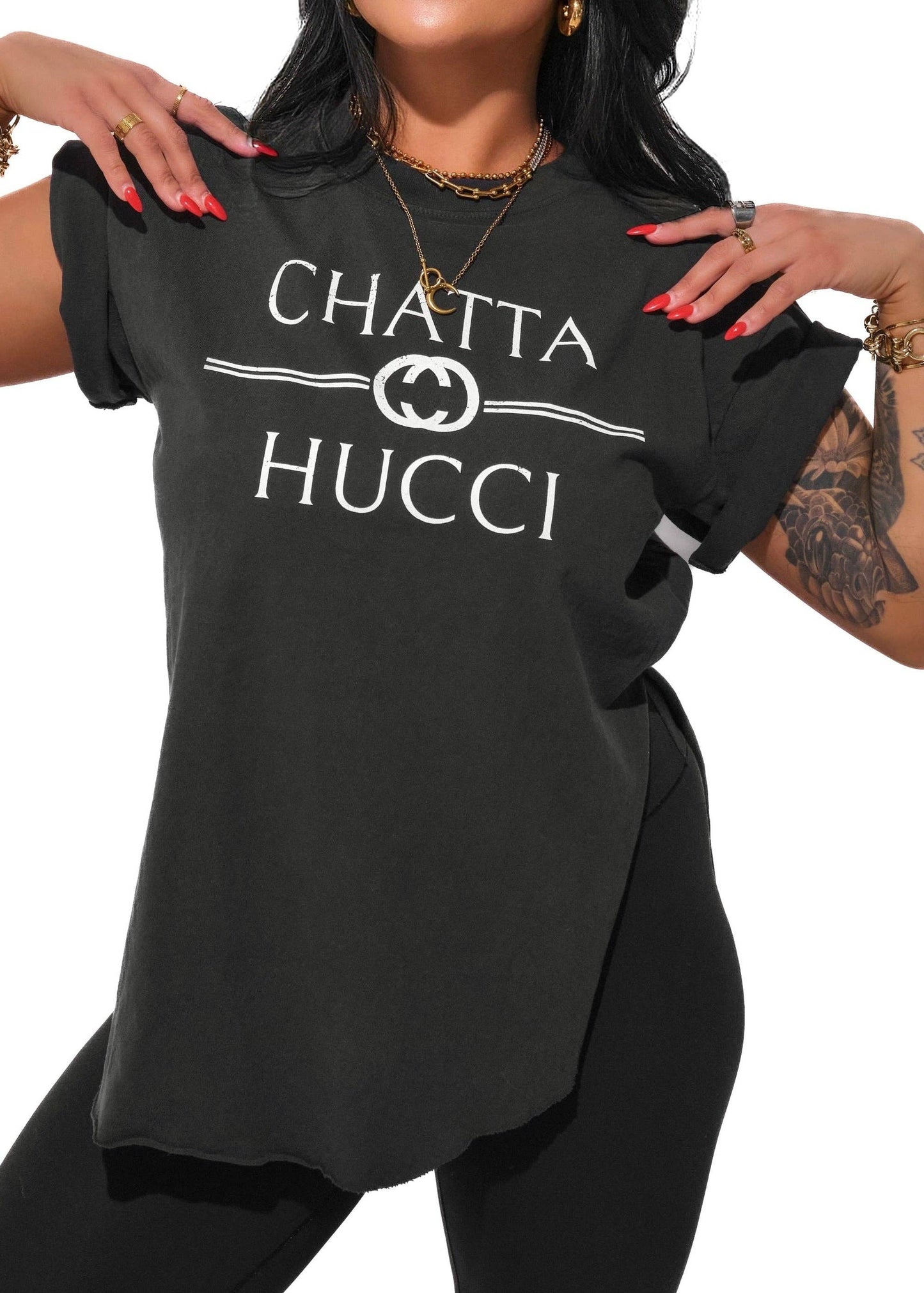 CHATTA HUCCI SIDE SLIT TEE