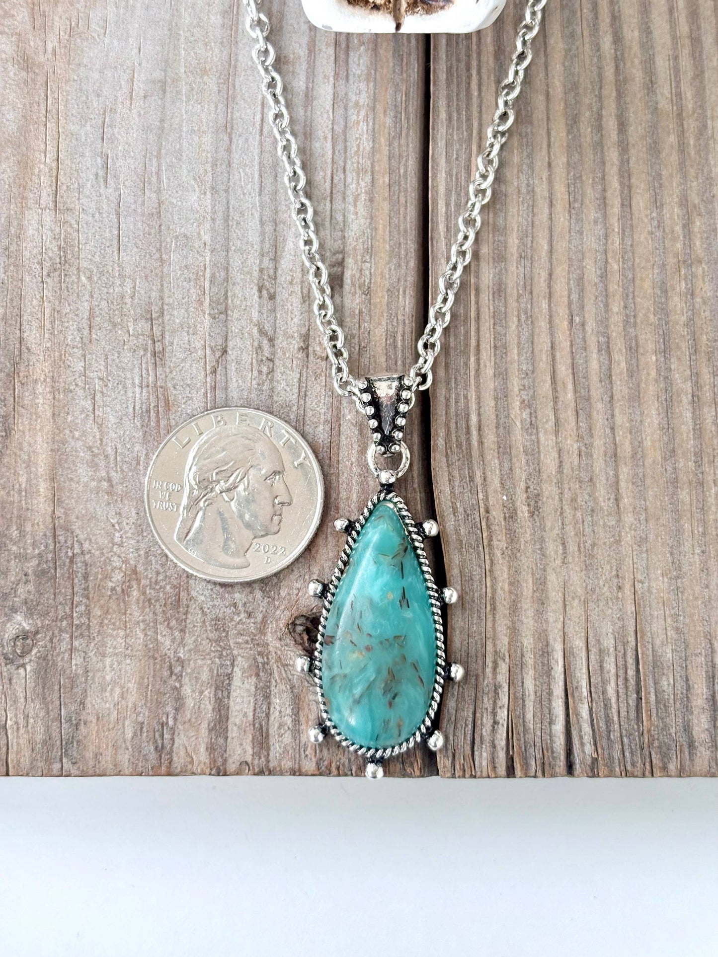 Western Style Turquoise Stone Teardrop Pendant Necklace